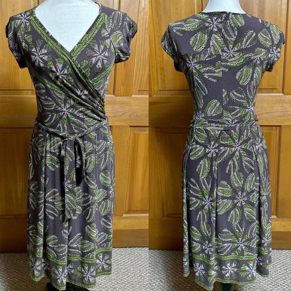 Ellen Tracy brown wrap dress in floral print
